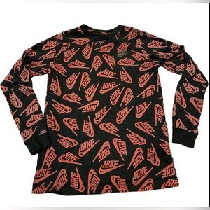 Nike boys The Nike Tee size L red and black logo long sleeve pullover t-shirt